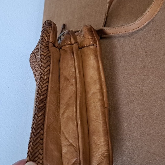 Vintage woven leather crossbody purse 3 section zip close - Picture 5 of 5